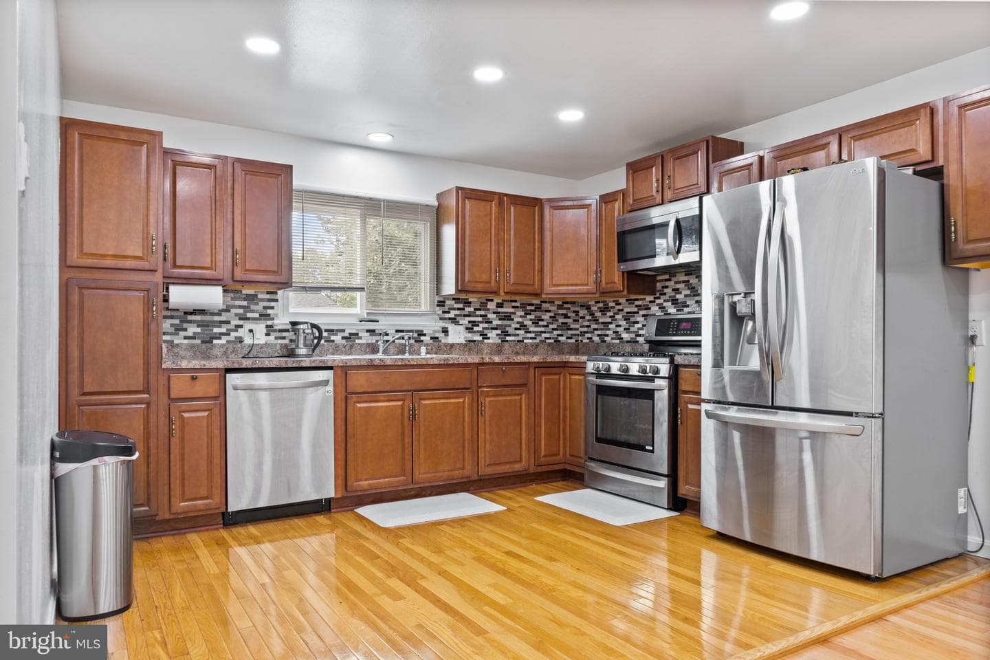 6200 Collinsway Road photo 18
