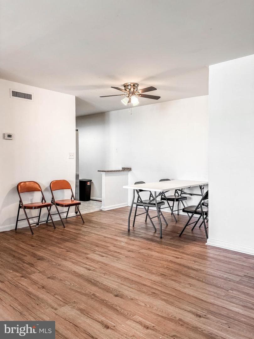 130 Slade Avenue #520 photo 5