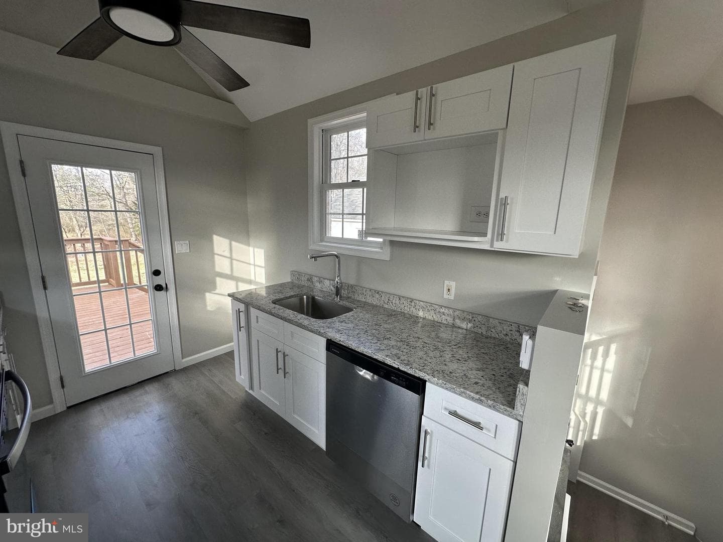 10516 Bird River Road photo 9