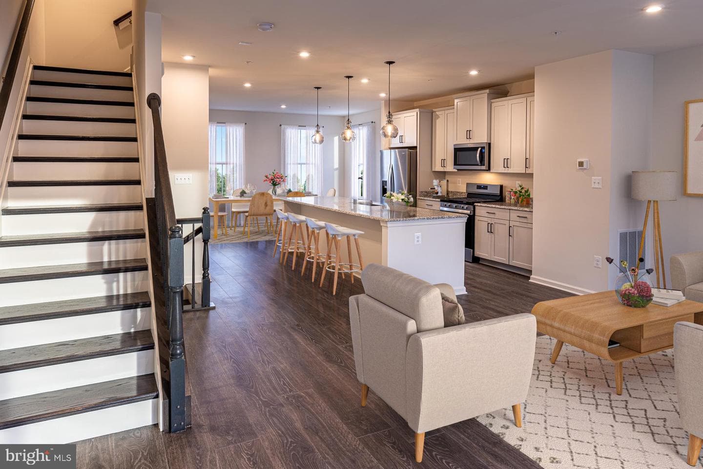 1811 Constellation Drive photo 4