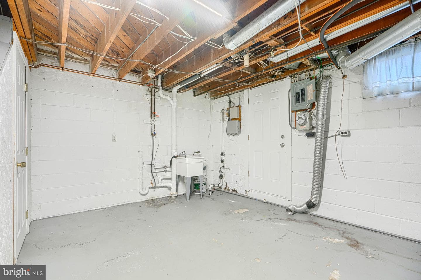 1020 Middlesex photo 21