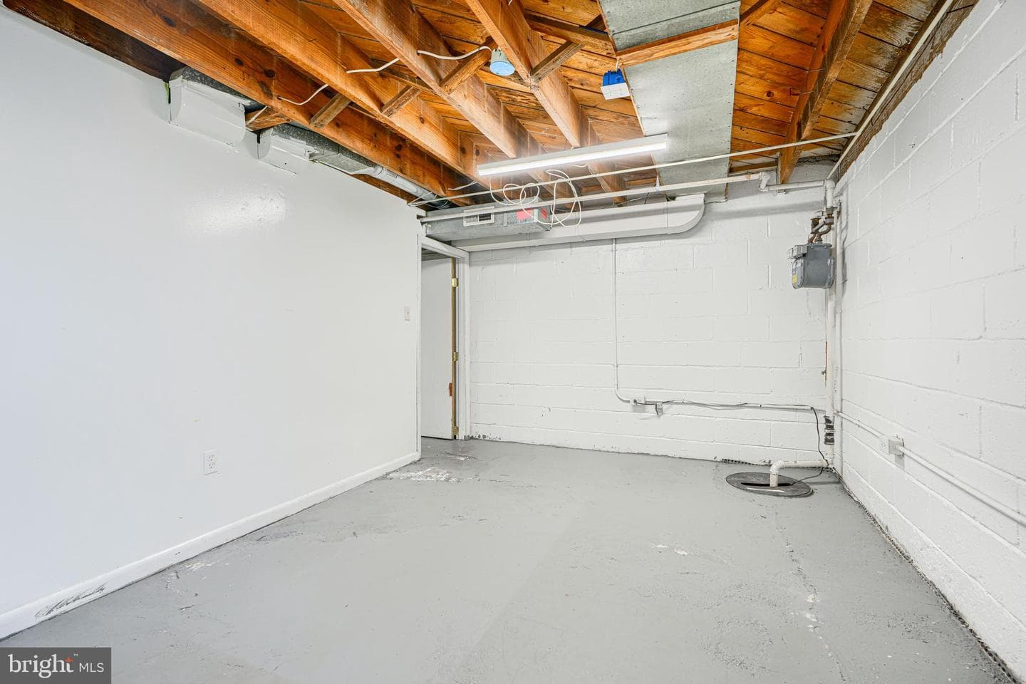 1020 Middlesex photo 23