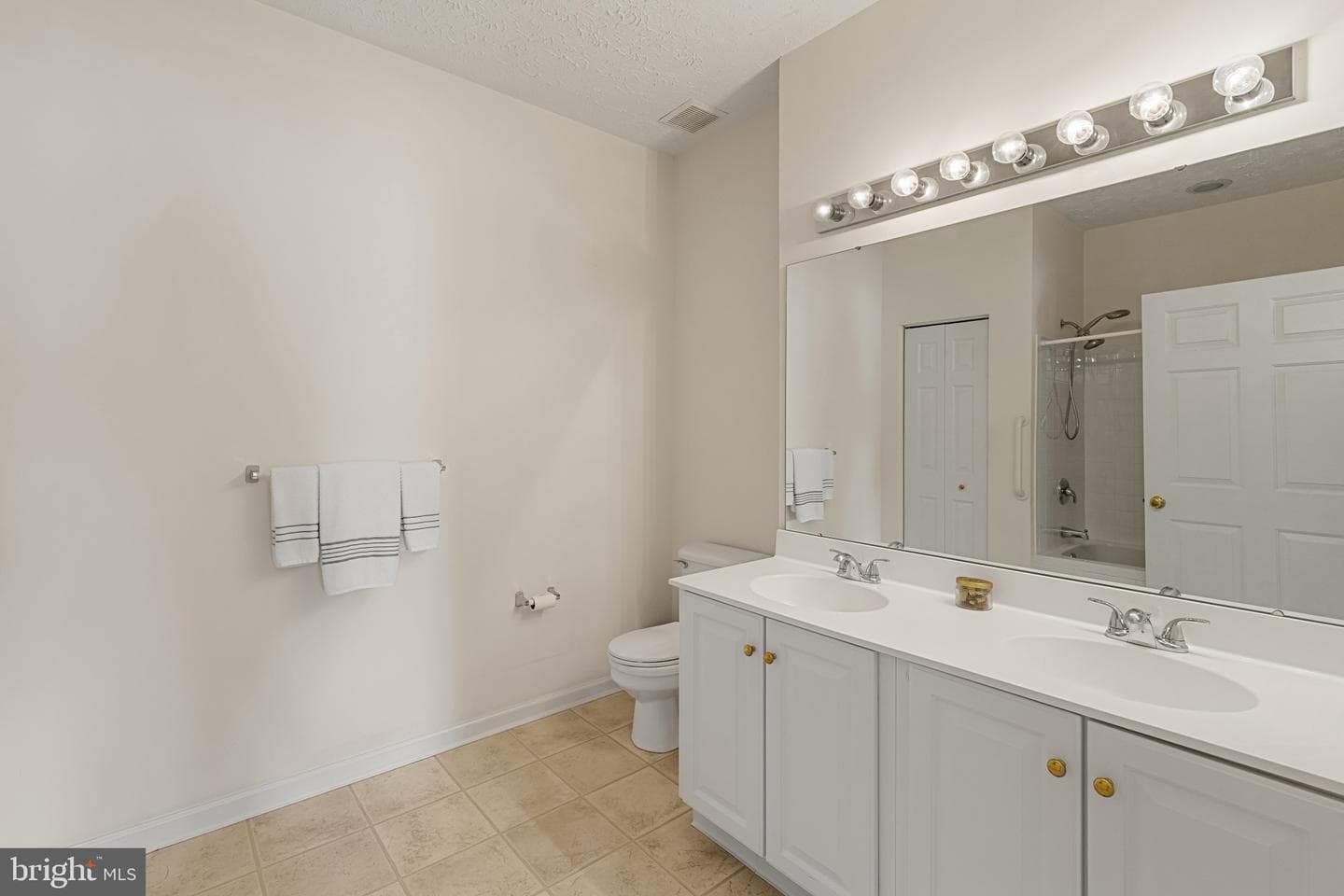 3 Brook Farm Court #3j photo 27