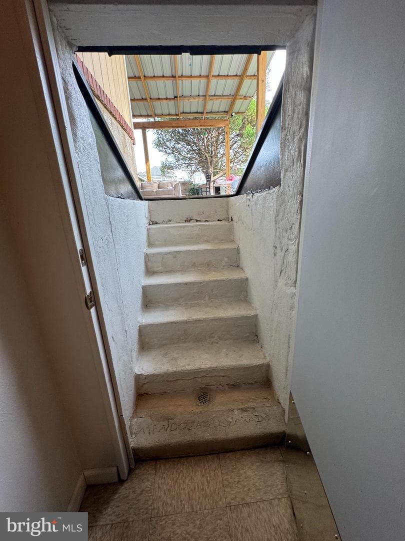 1722 Hall Avenue photo 20