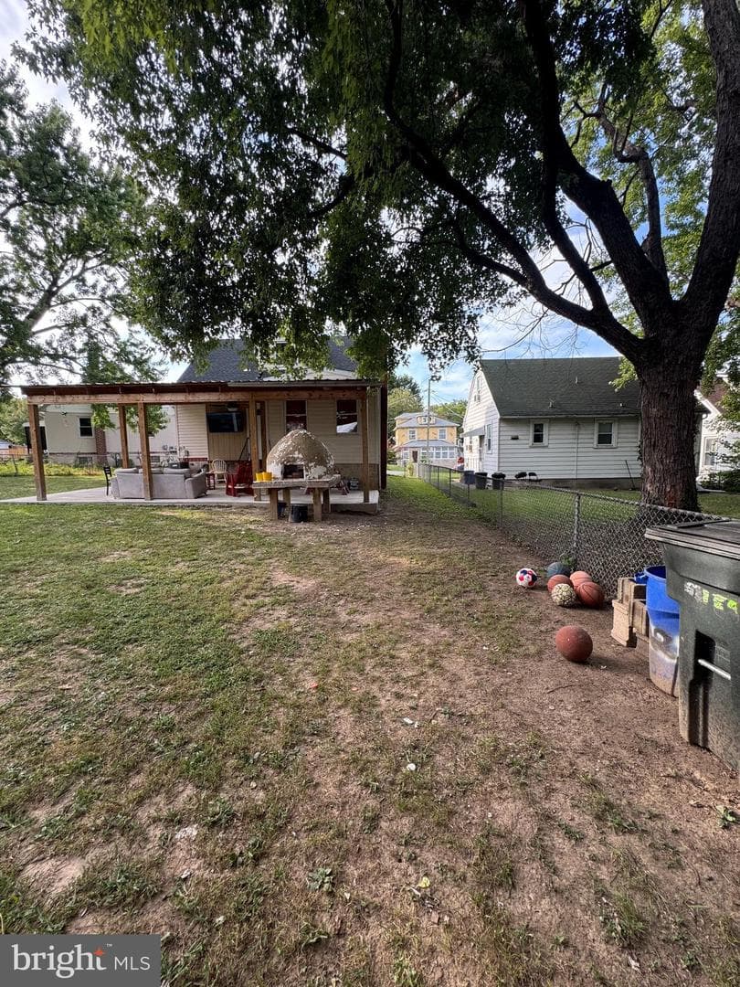 1722 Hall Avenue photo 24