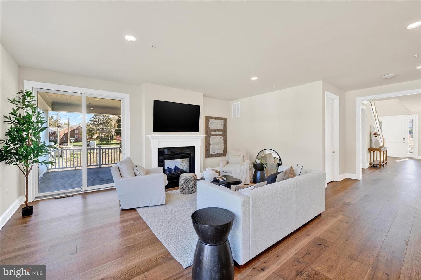 102 Villabrook Way photo 16