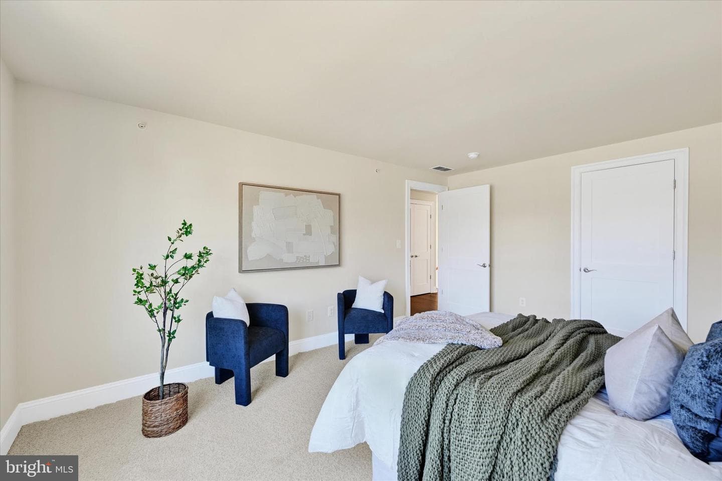 102 Villabrook Way photo 31