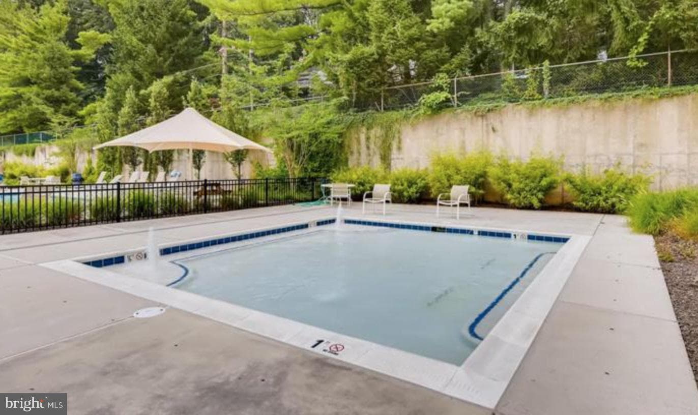8223 Ruxton Crossing Court photo 50