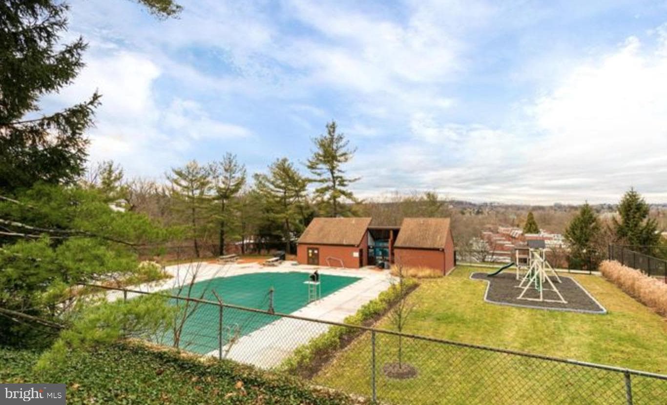 8223 Ruxton Crossing Court photo 53