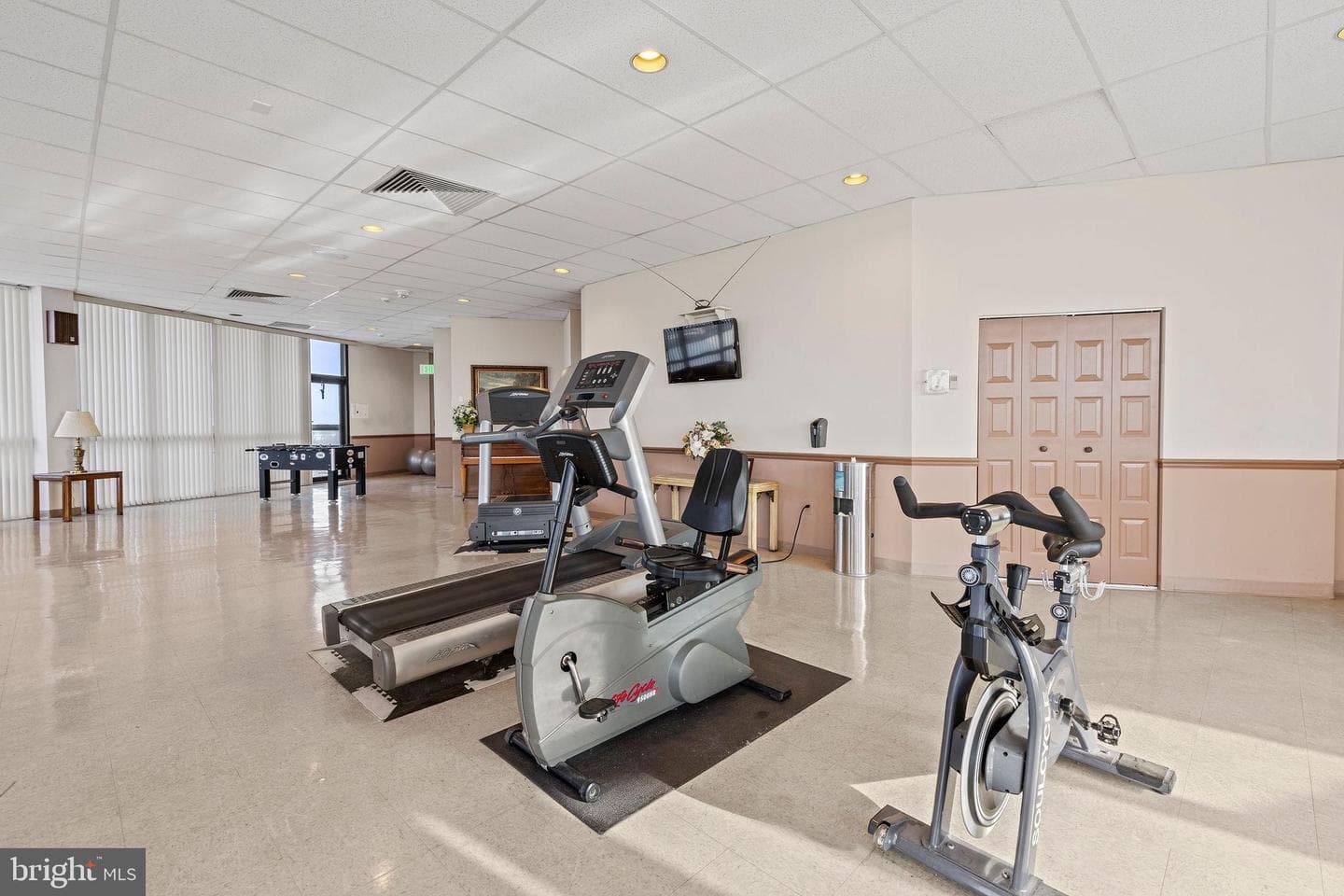 205 E Joppa Road #1606 photo 31