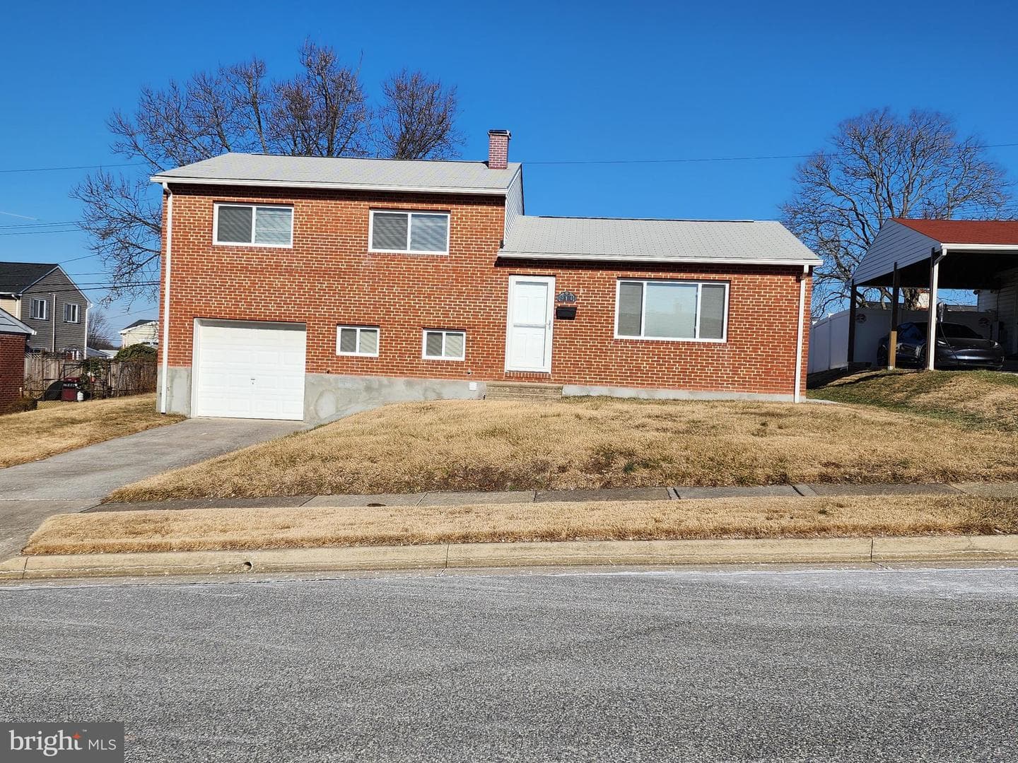 914 Vanderwood Road photo 2