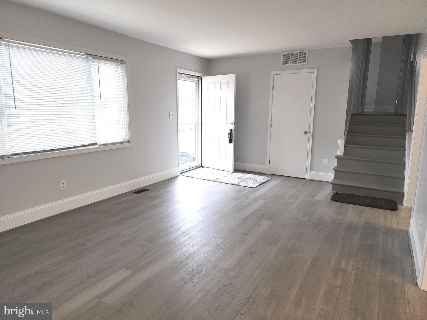 914 Vanderwood Road photo 5