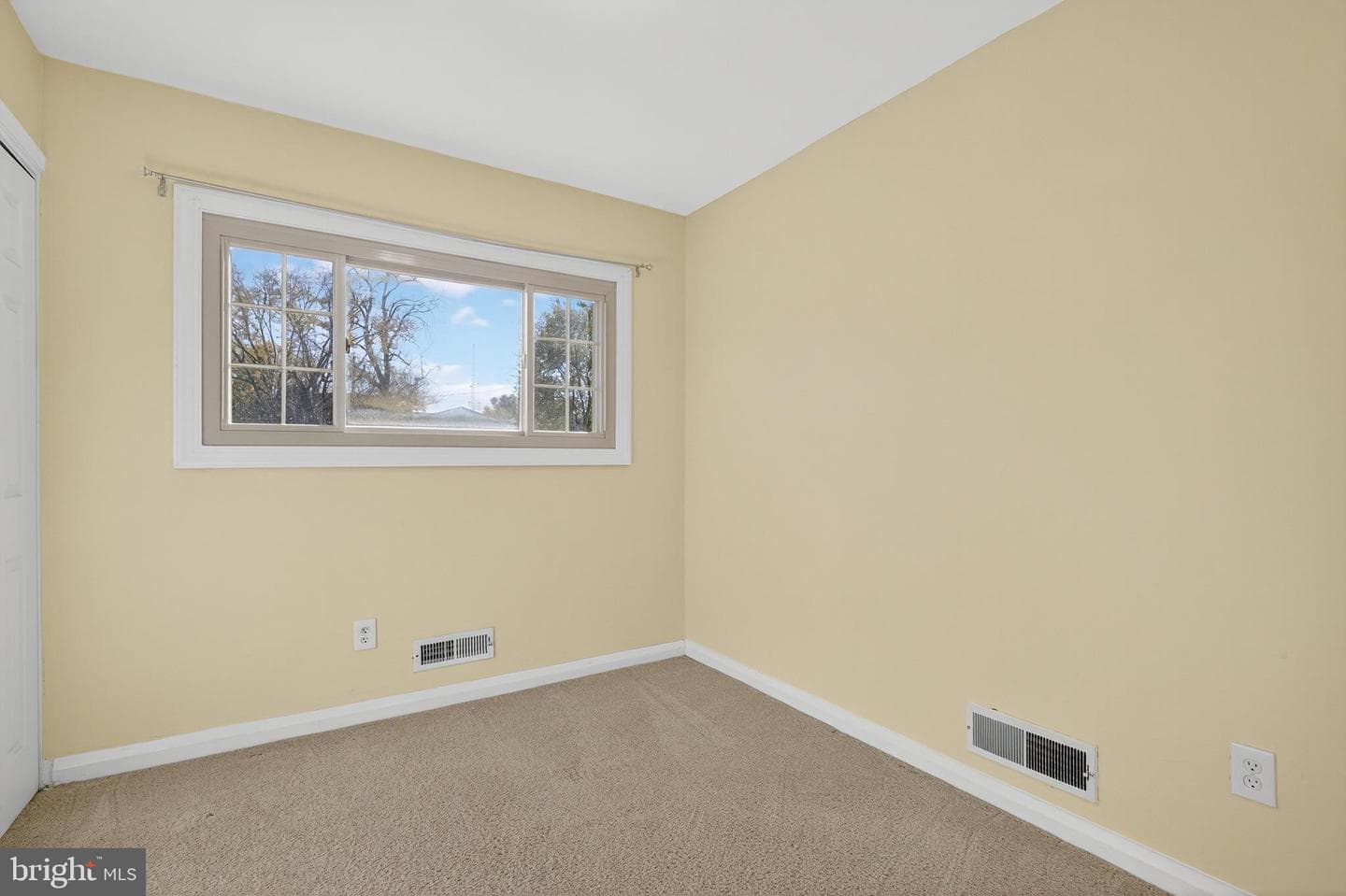 910 Prestwood Road photo 32