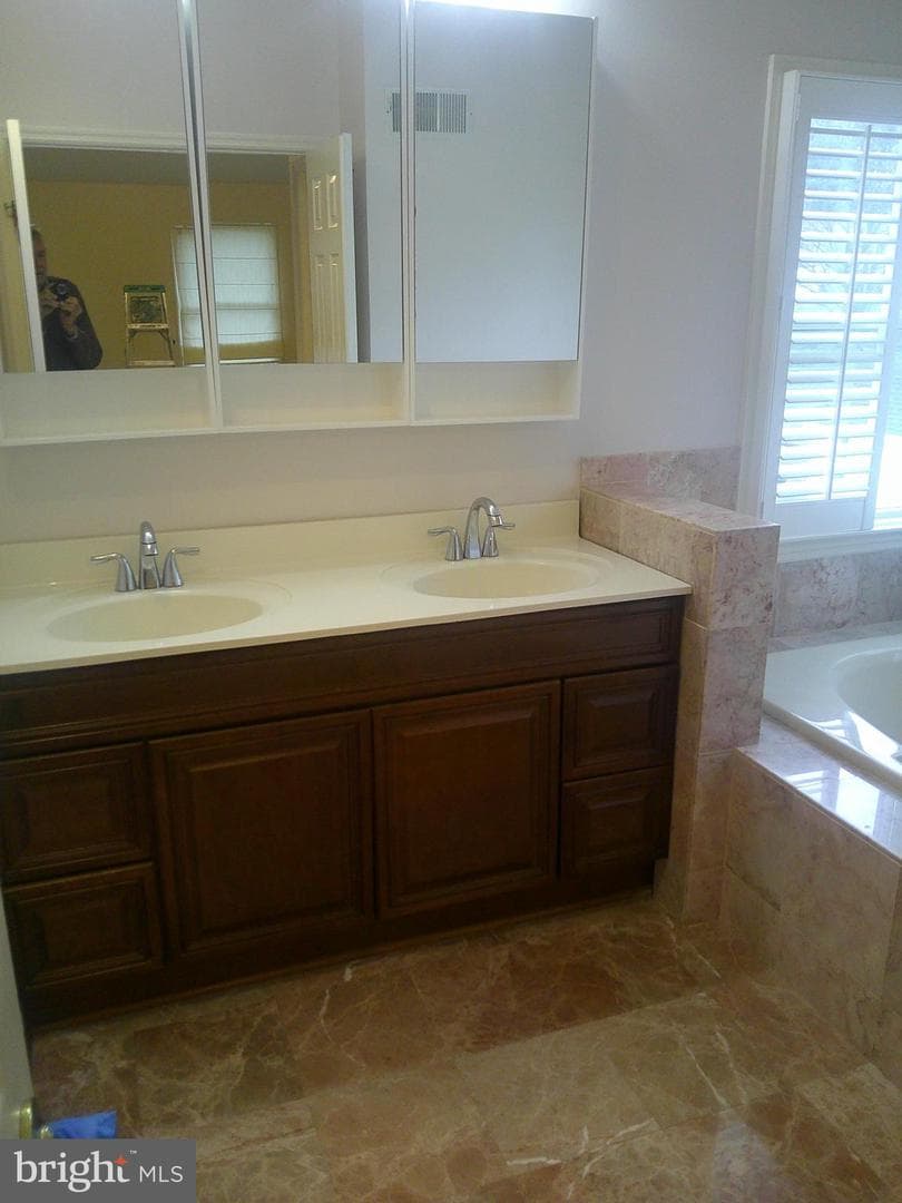 3200 Peddicoat Court photo 18