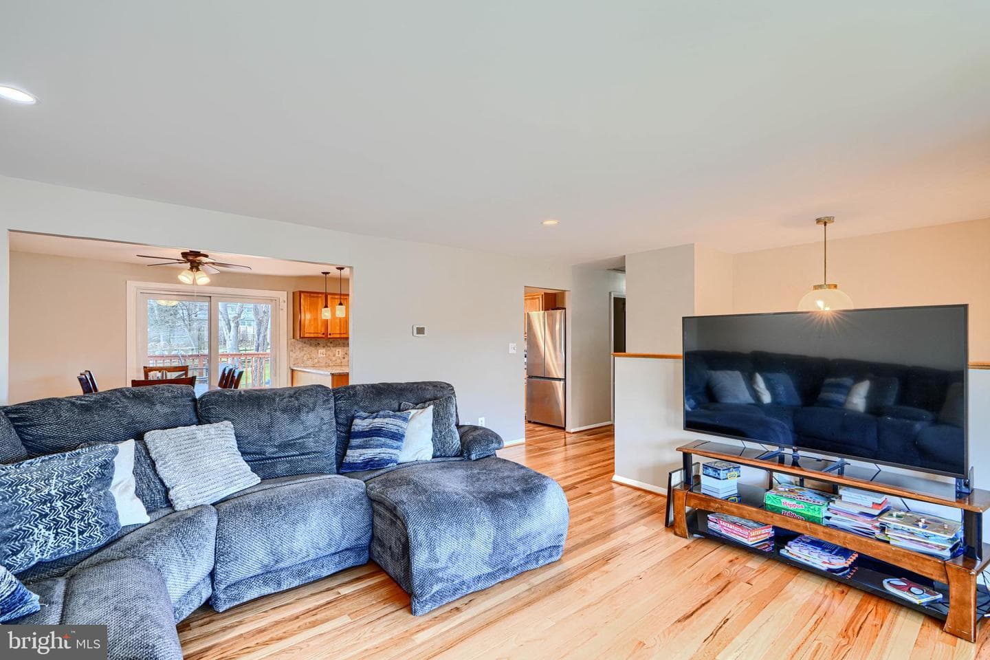 2110 Folkstone Road photo 10