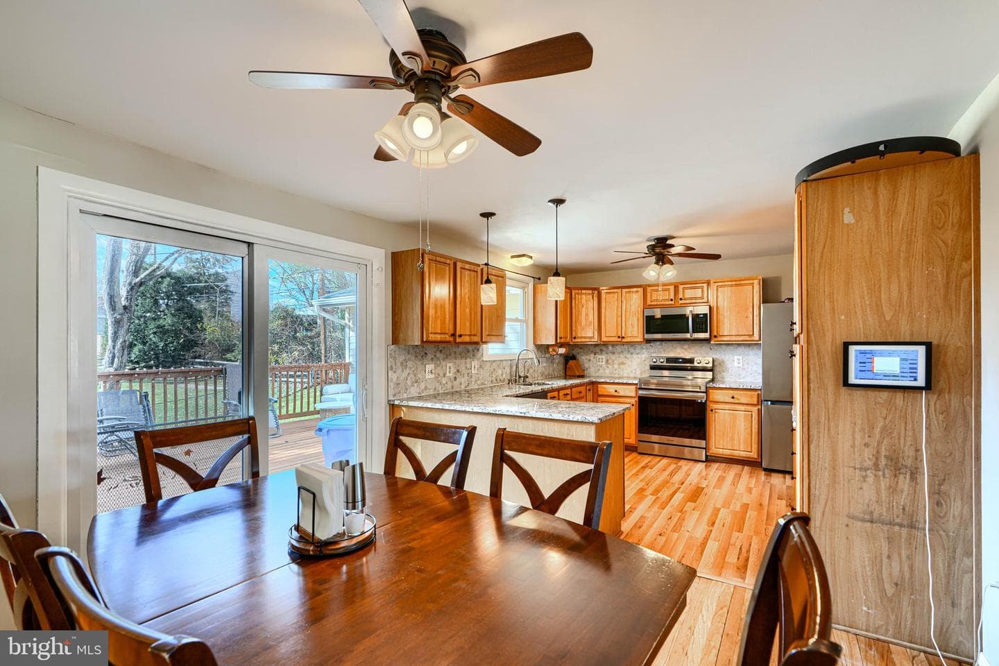 2110 Folkstone Road photo 8