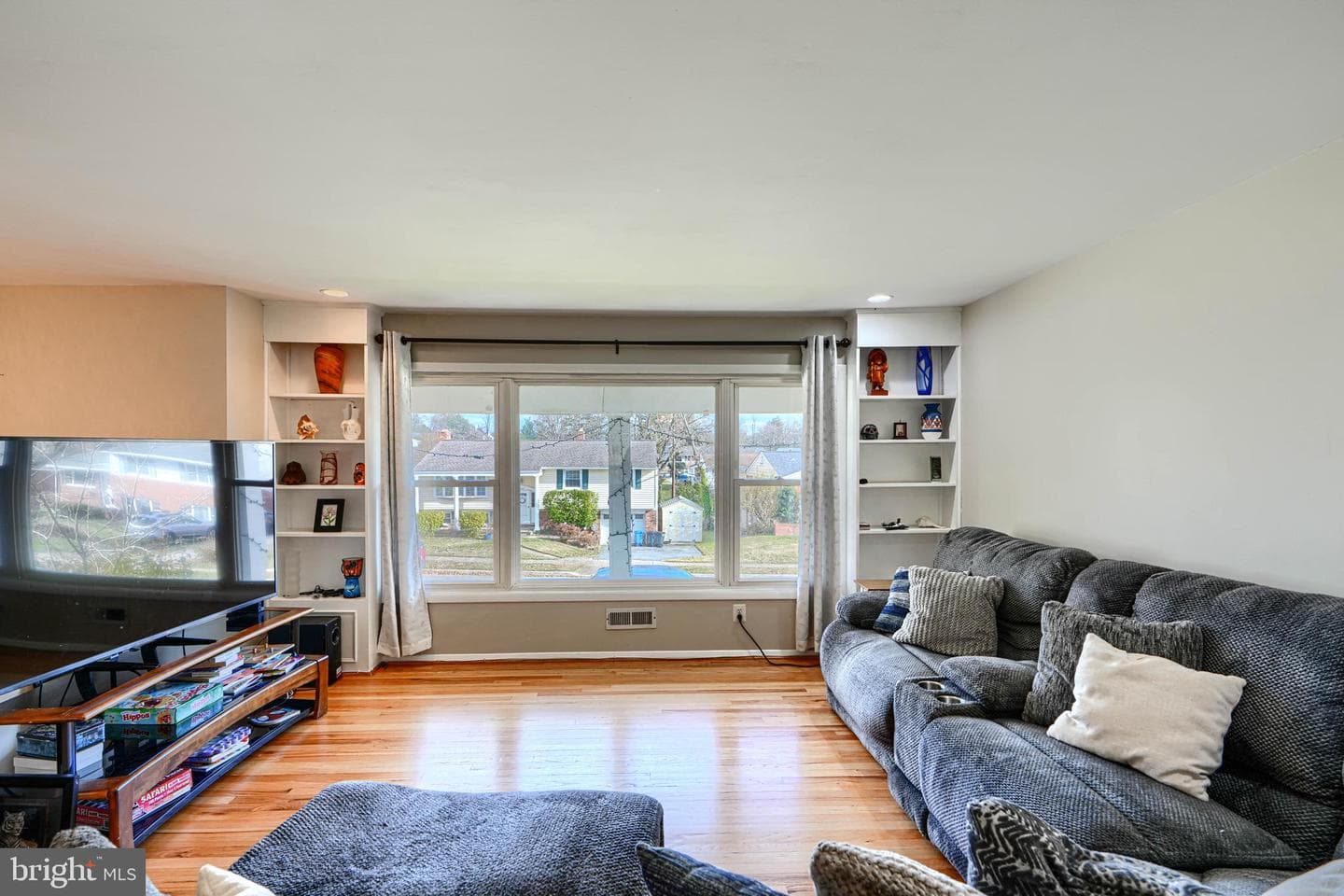 2110 Folkstone Road photo 9