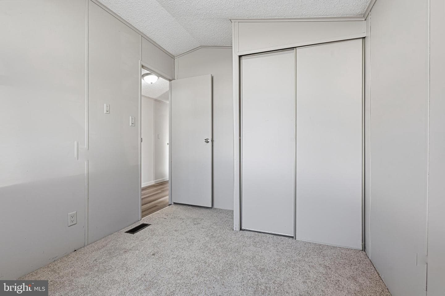 136 Rodeo Circle photo 18