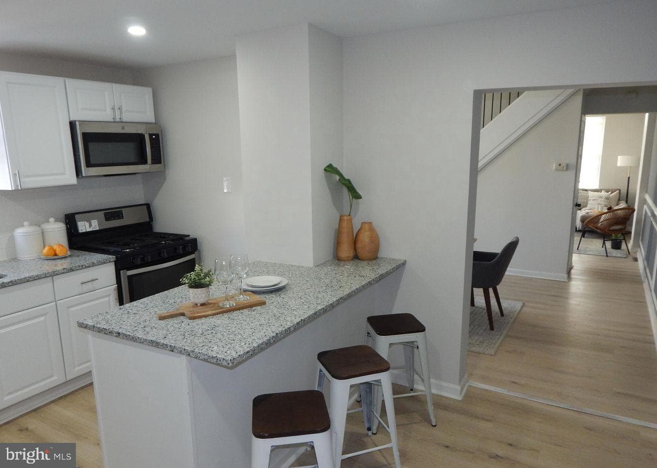 242 Riverview Avenue photo 5