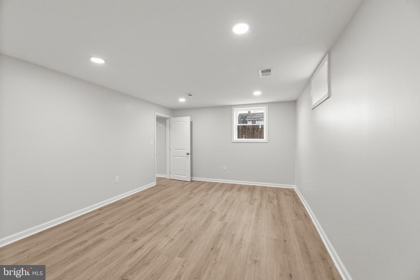5903 Hilltop Avenue photo 43