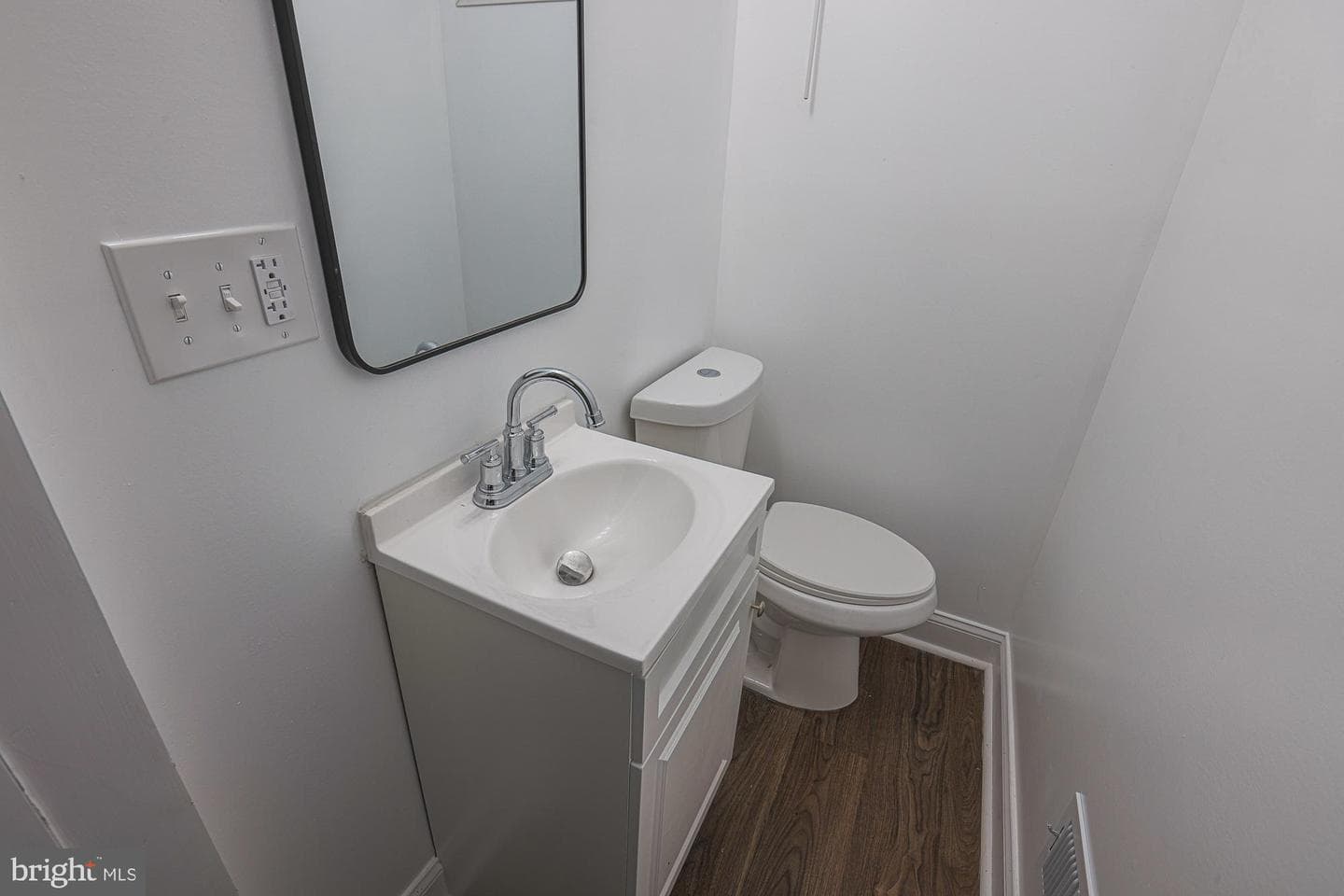 9 Glenmore Avenue photo 28