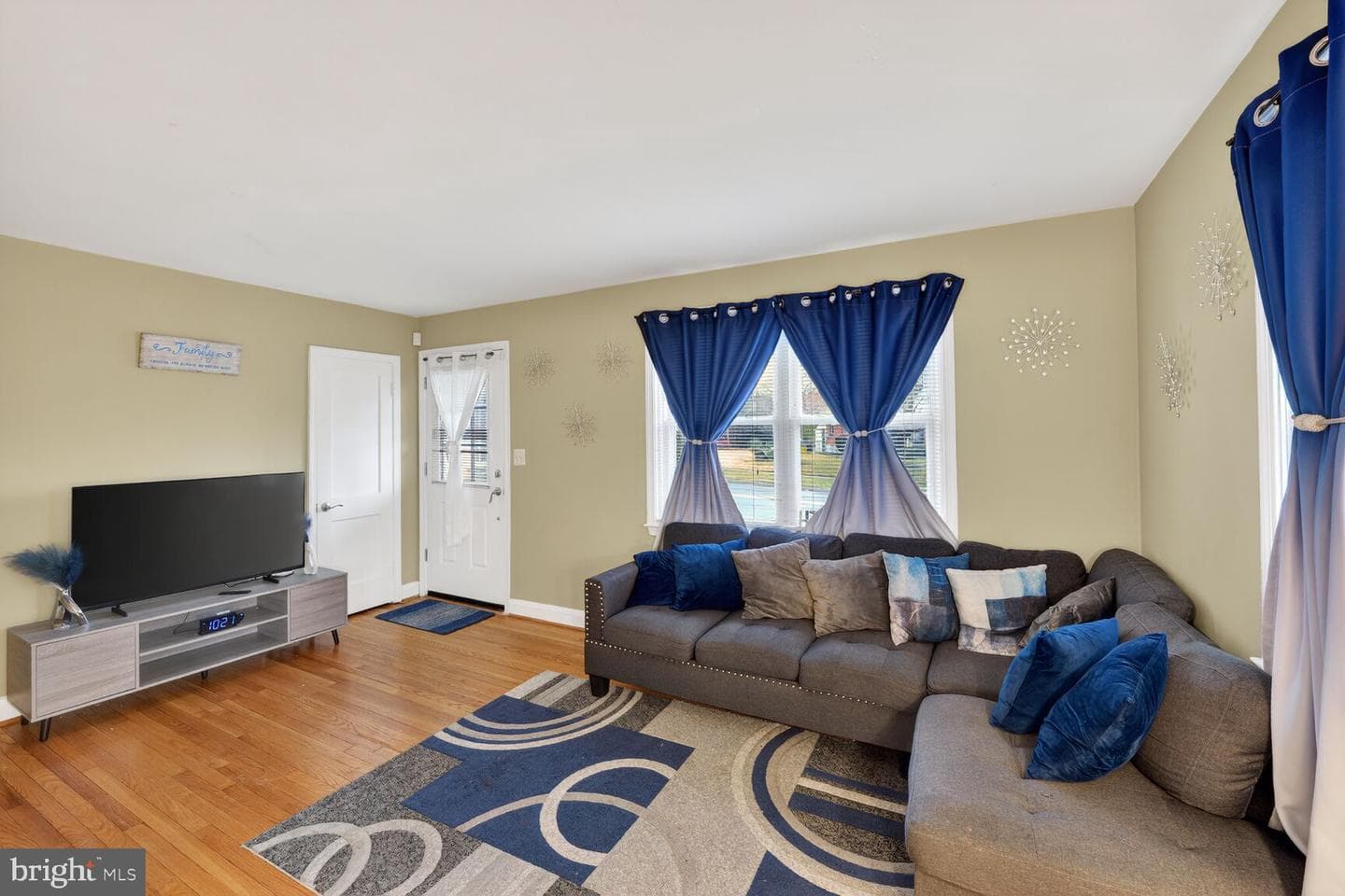 3525 Essex Road photo 6