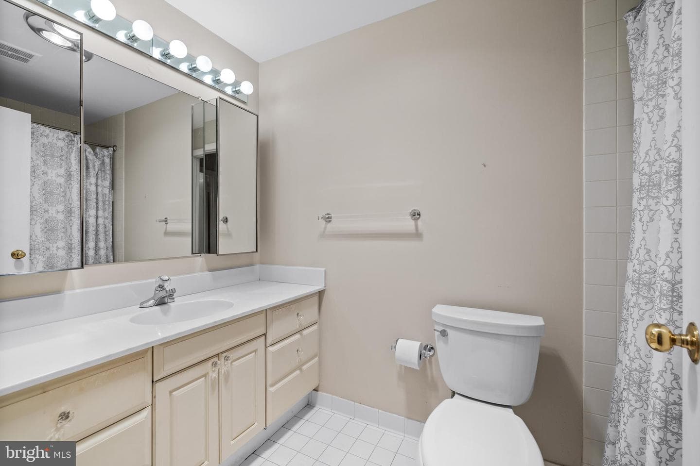 1 Slade Avenue #304 photo 31