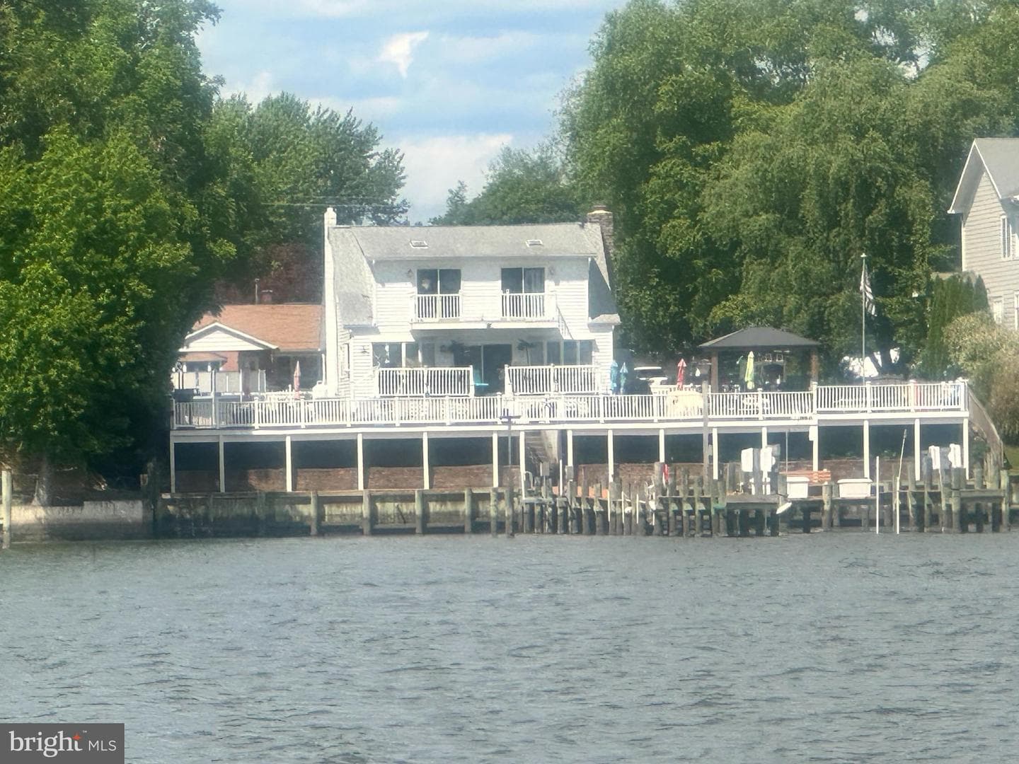 1507 Shore Road