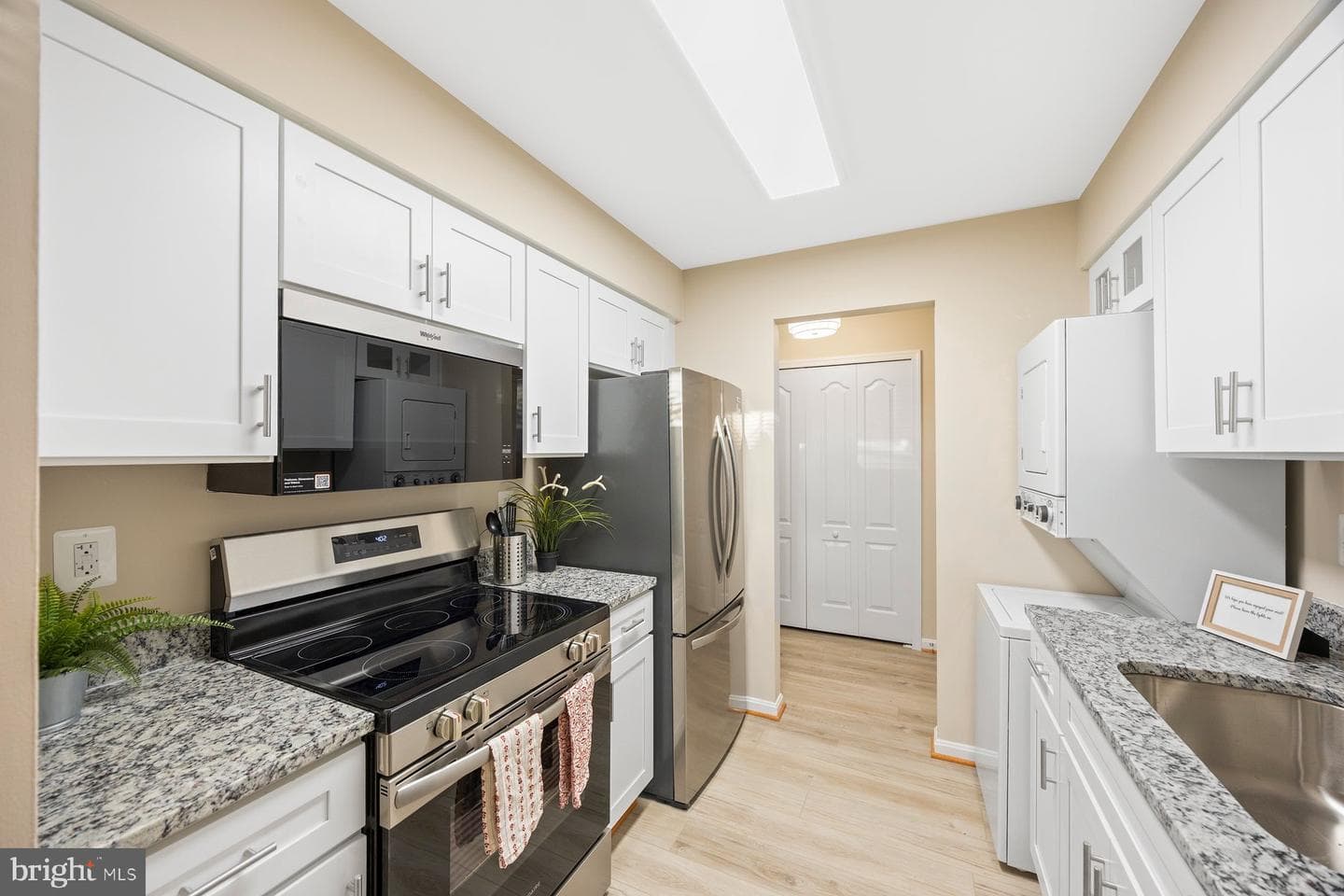 26 Shaftsbury Court #26 photo 10