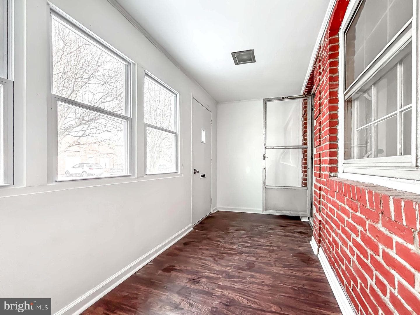 414 Avondale Road photo 10