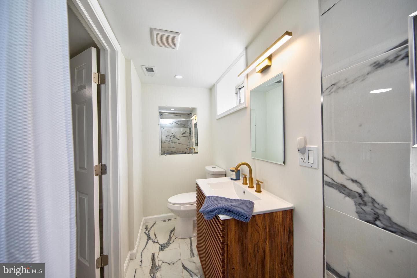 109 Elinor Avenue photo 25