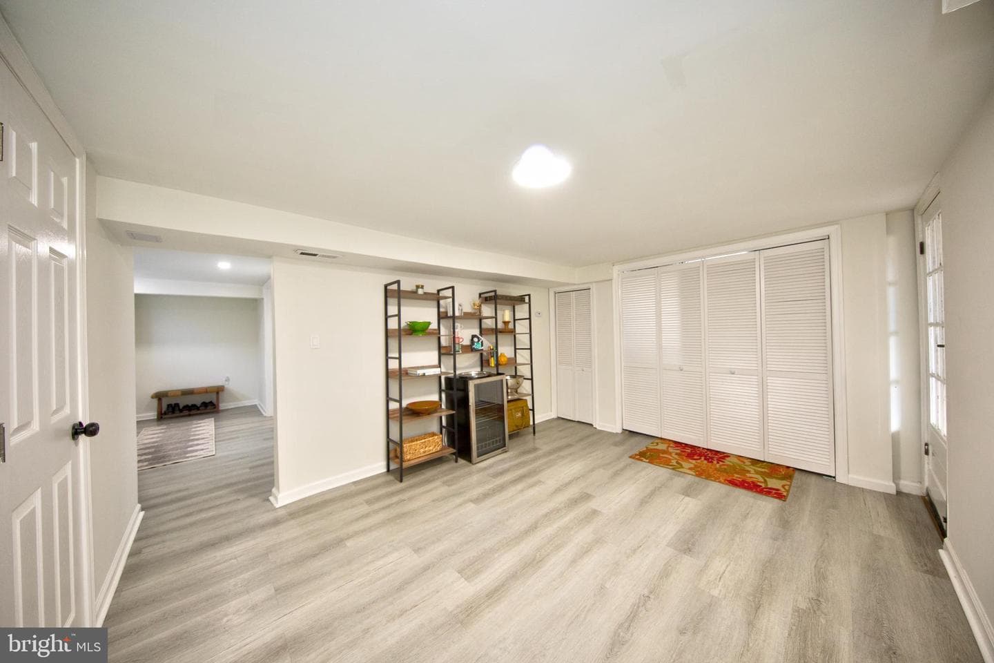 109 Elinor Avenue photo 28