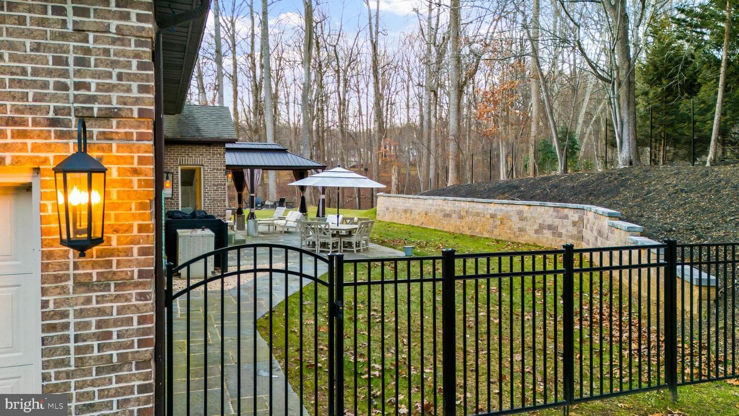 3216 Hunting Tweed Drive photo 3