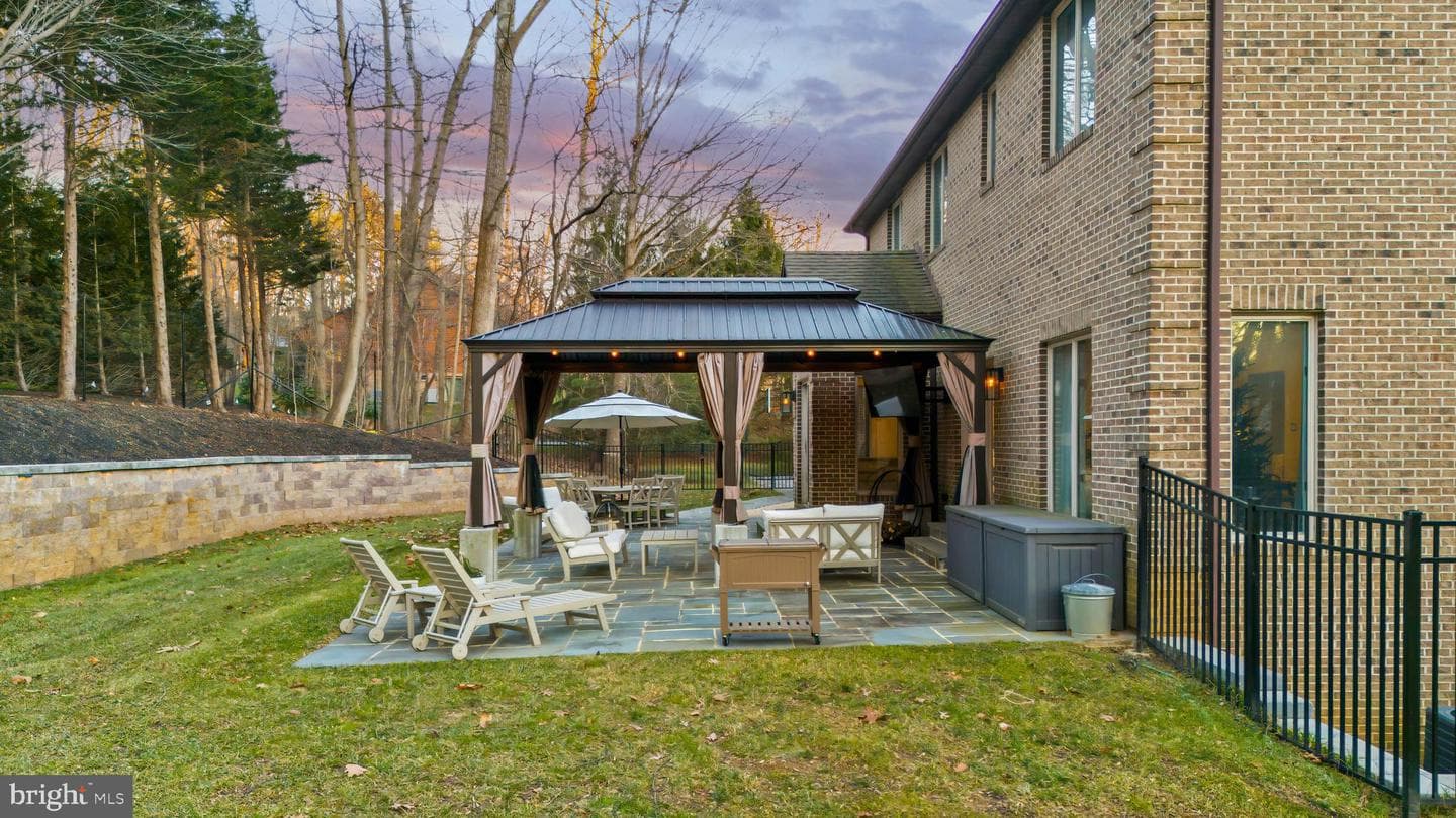 3216 Hunting Tweed Drive photo 4