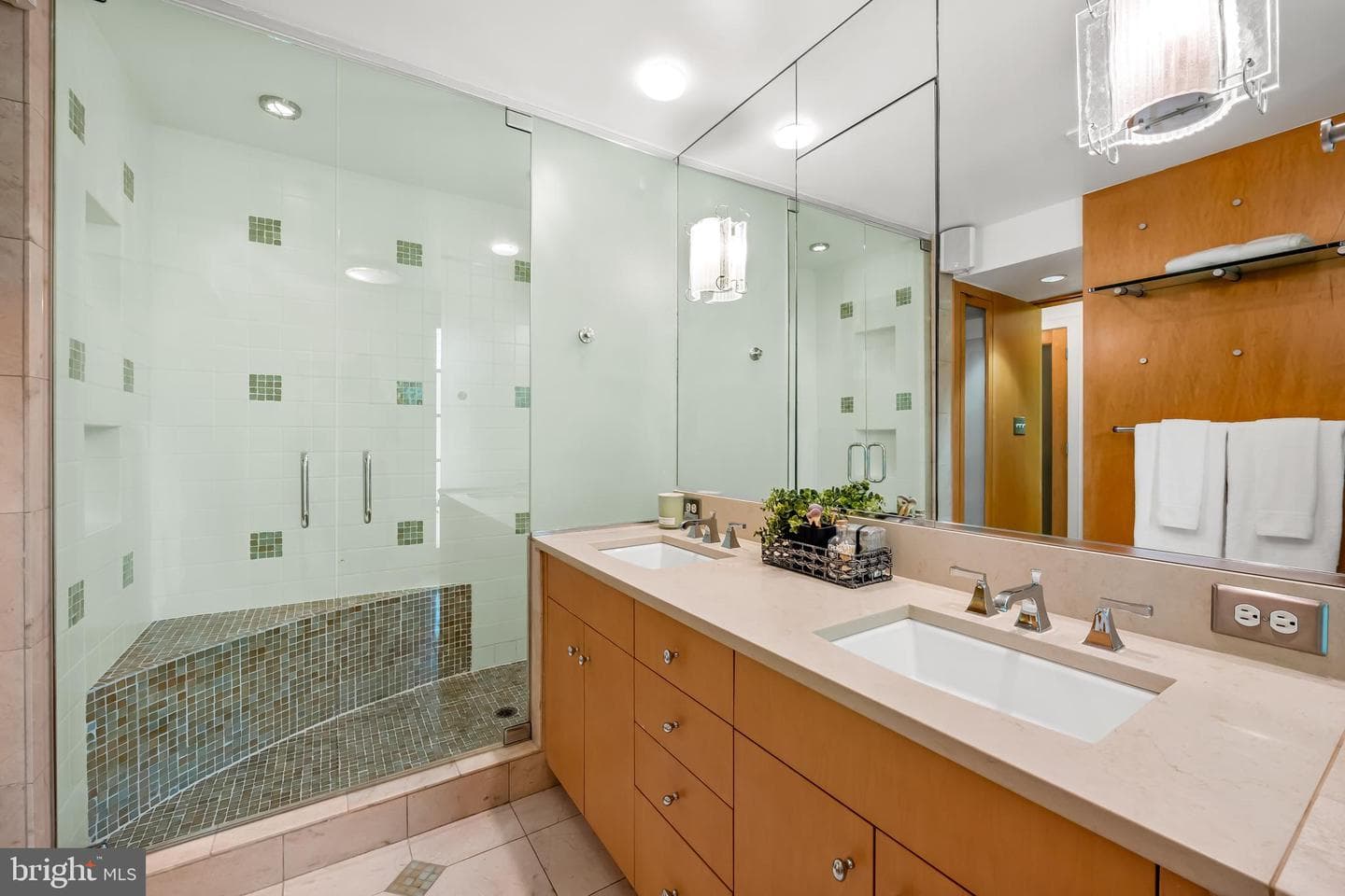6 Meadow Road photo 34
