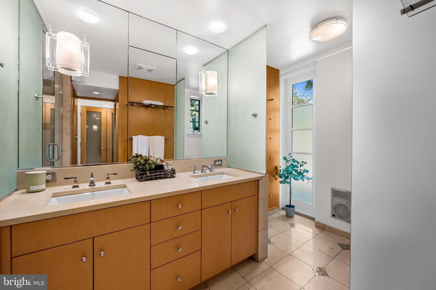 6 Meadow Road photo 35