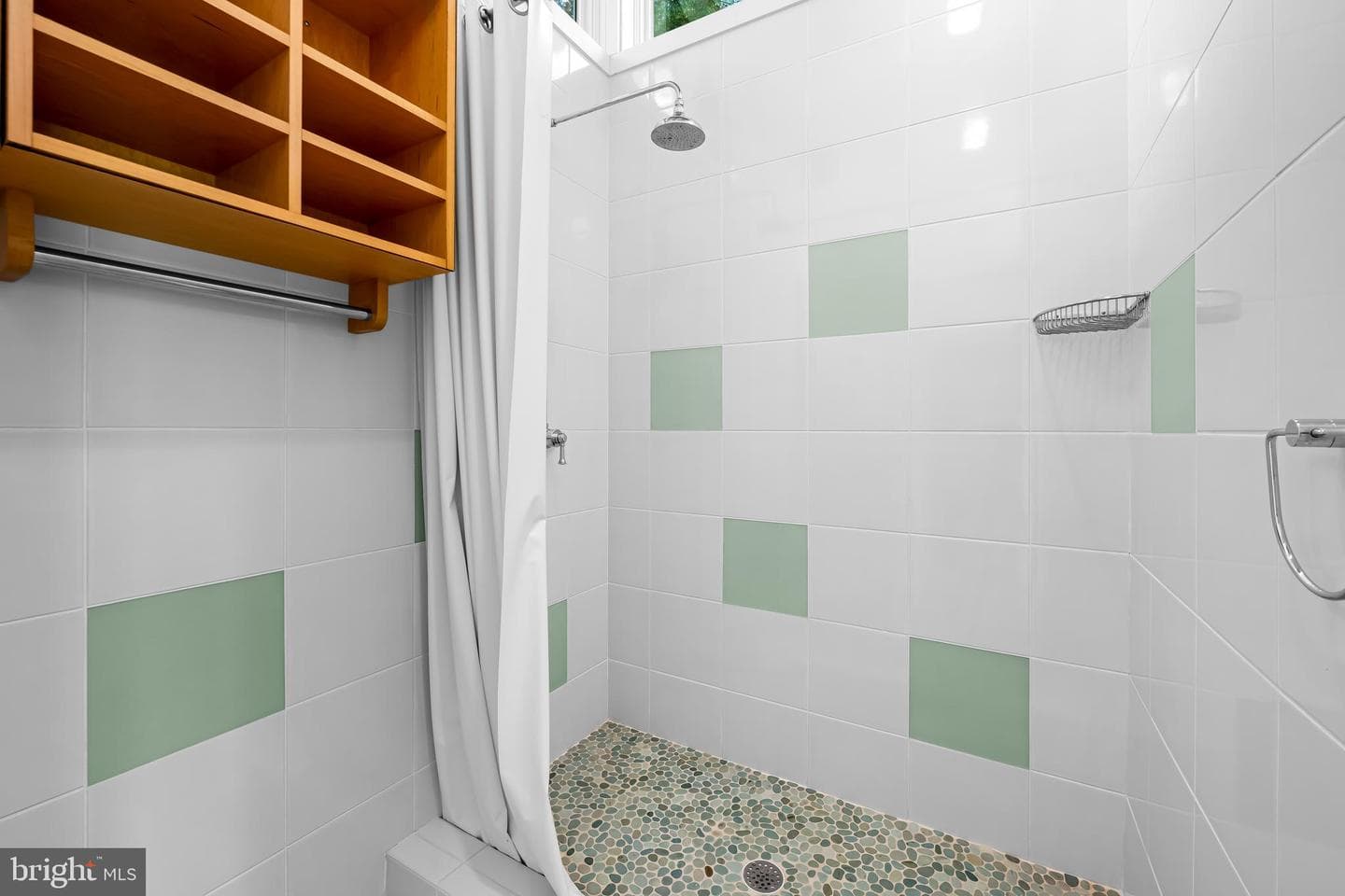 6 Meadow Road photo 59