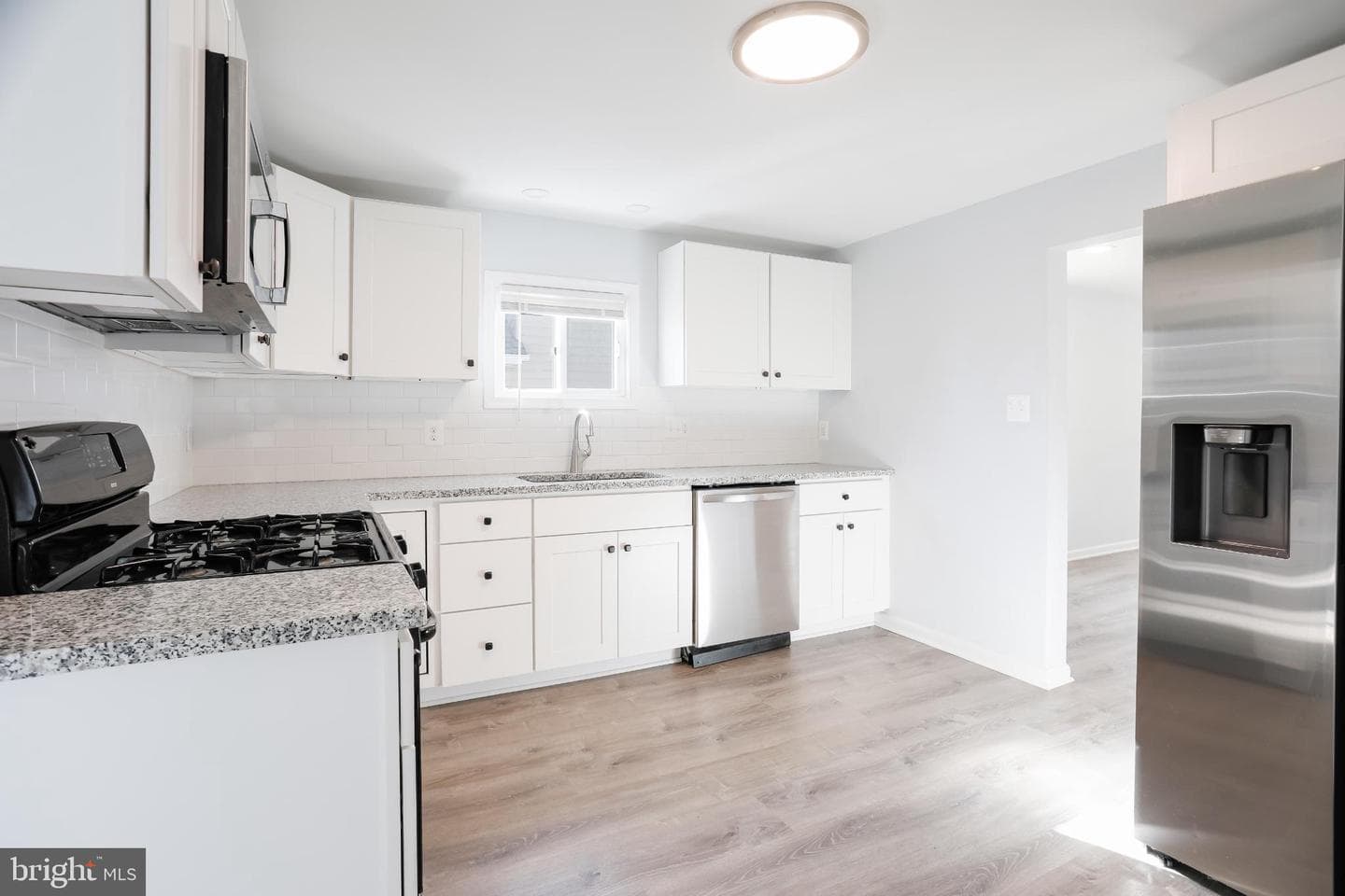 605 Mace Avenue photo 9