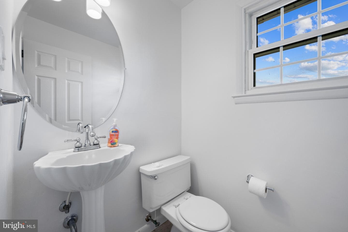1005 Jamieson Road photo 12