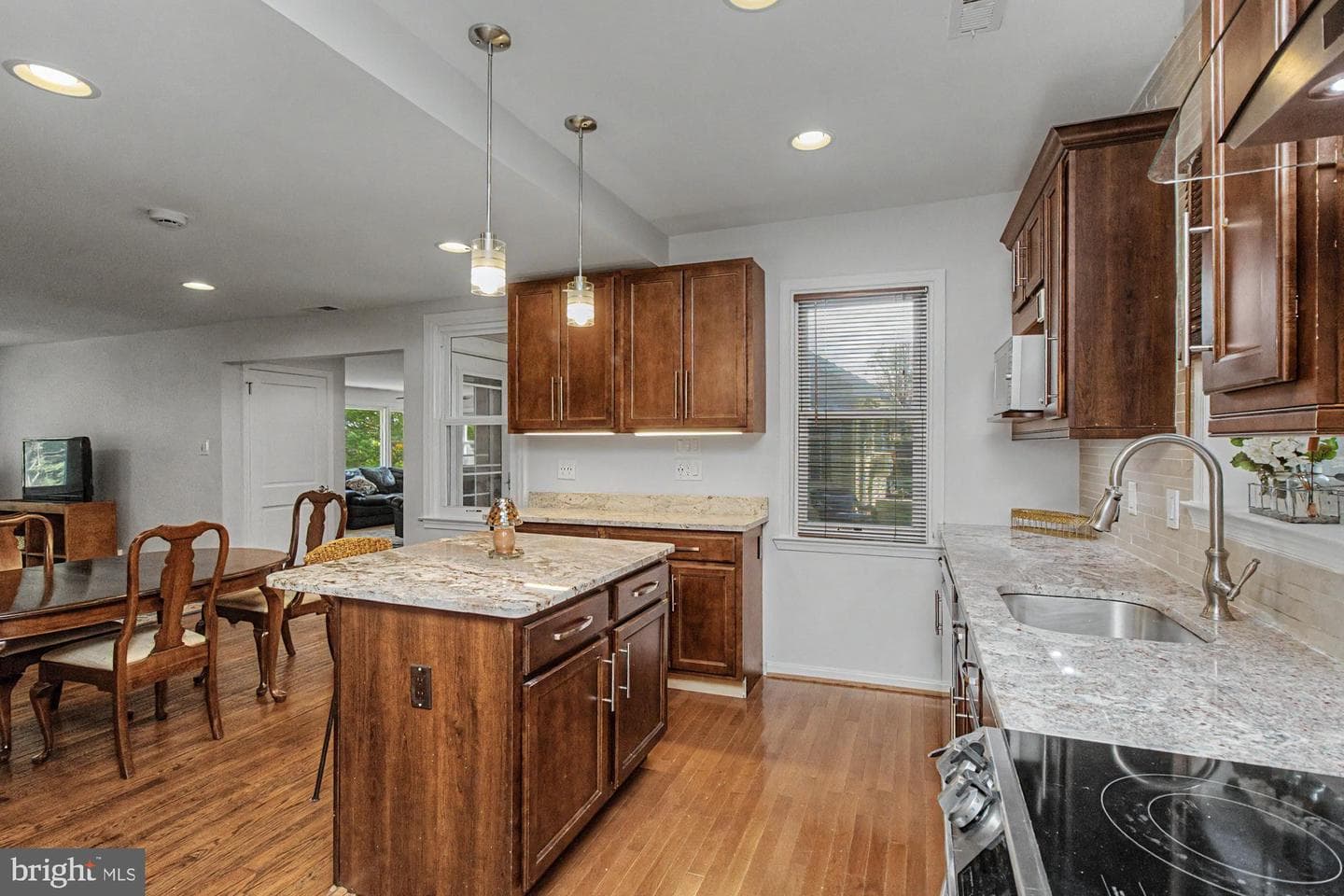 9951 Hilltop Drive photo 24