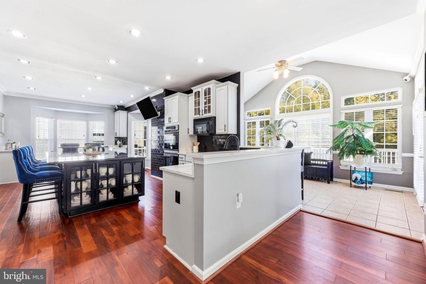 834 Crystal Palace Court photo 24