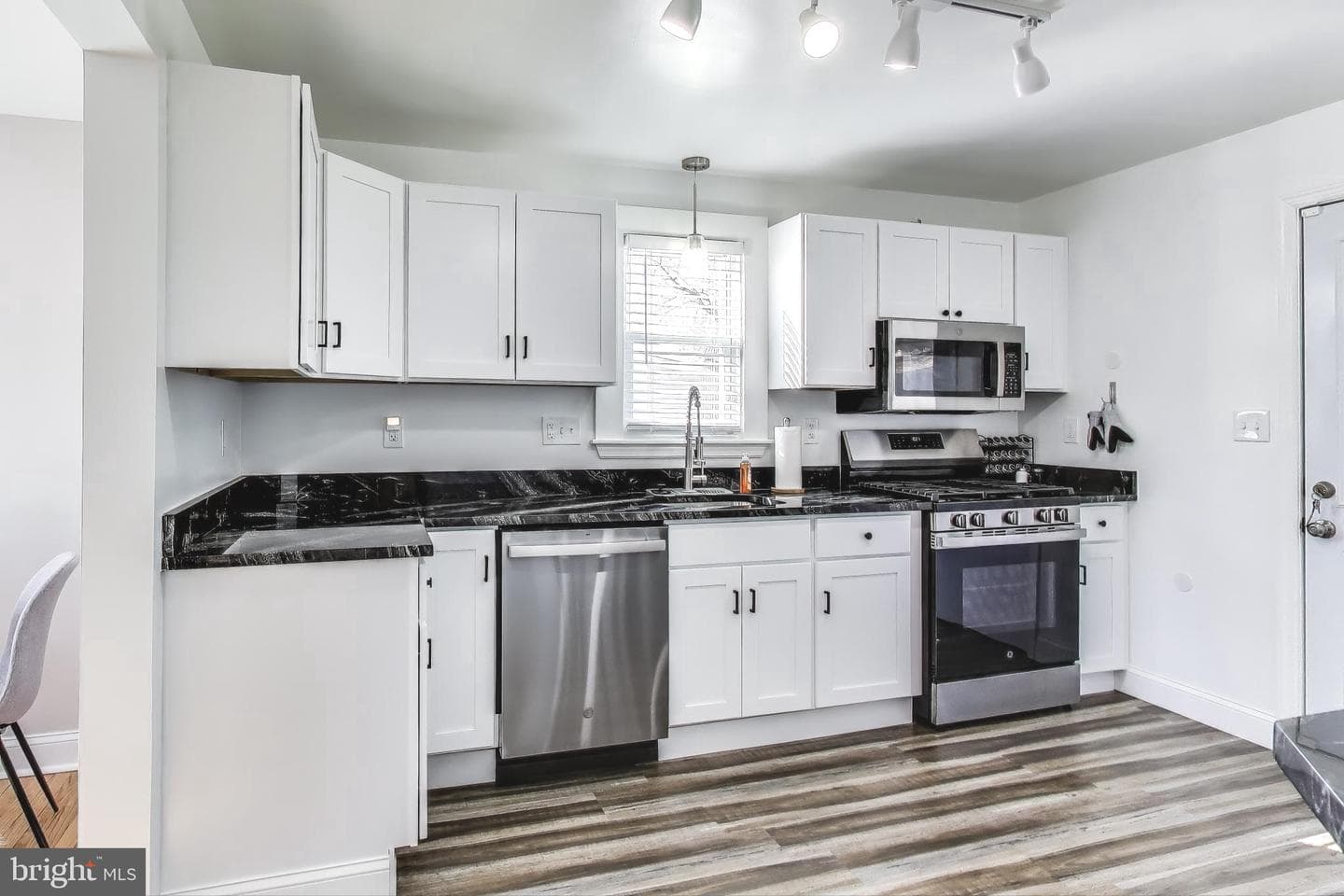 1225 Landover Road photo 2