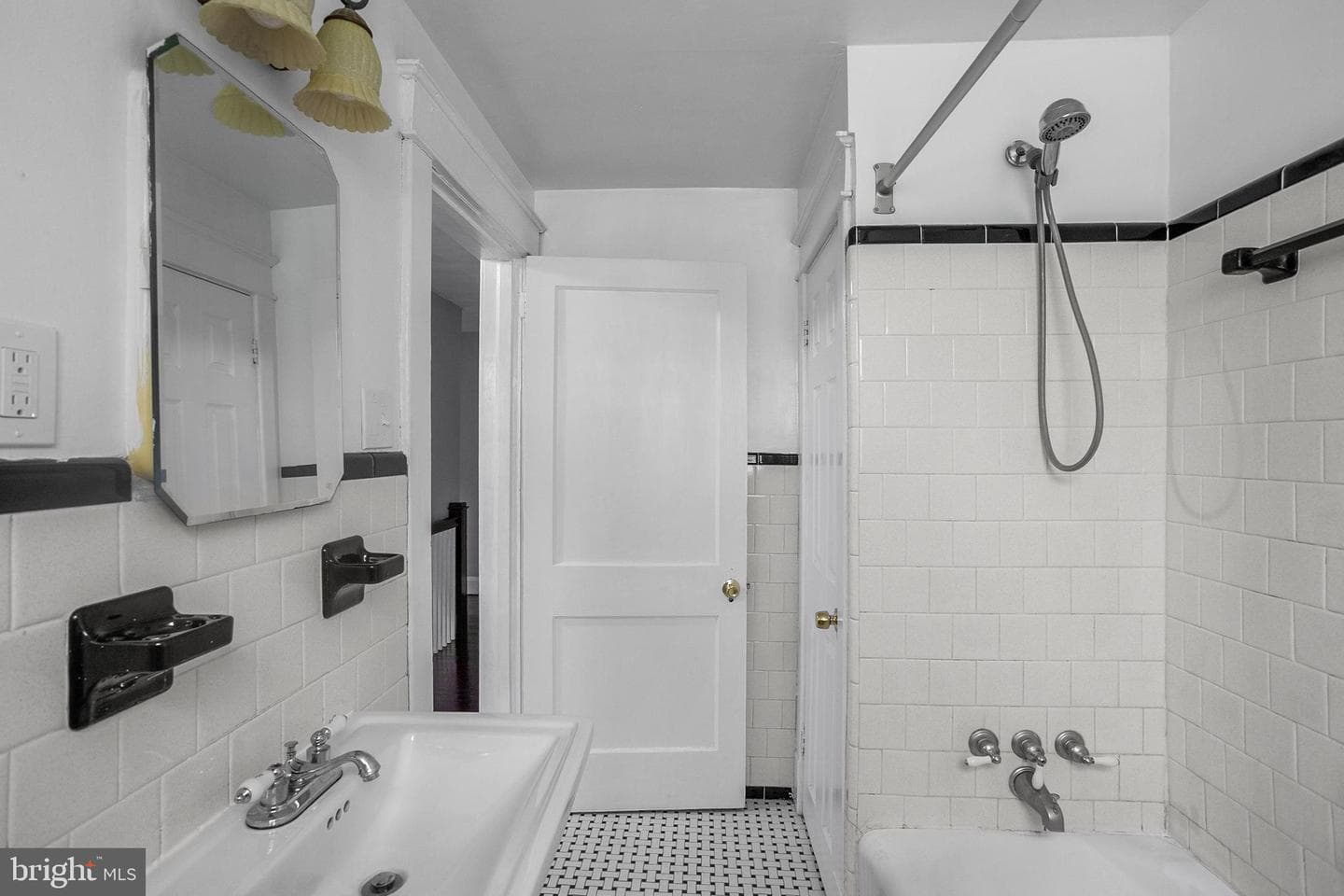 8633 Fowler Avenue photo 36