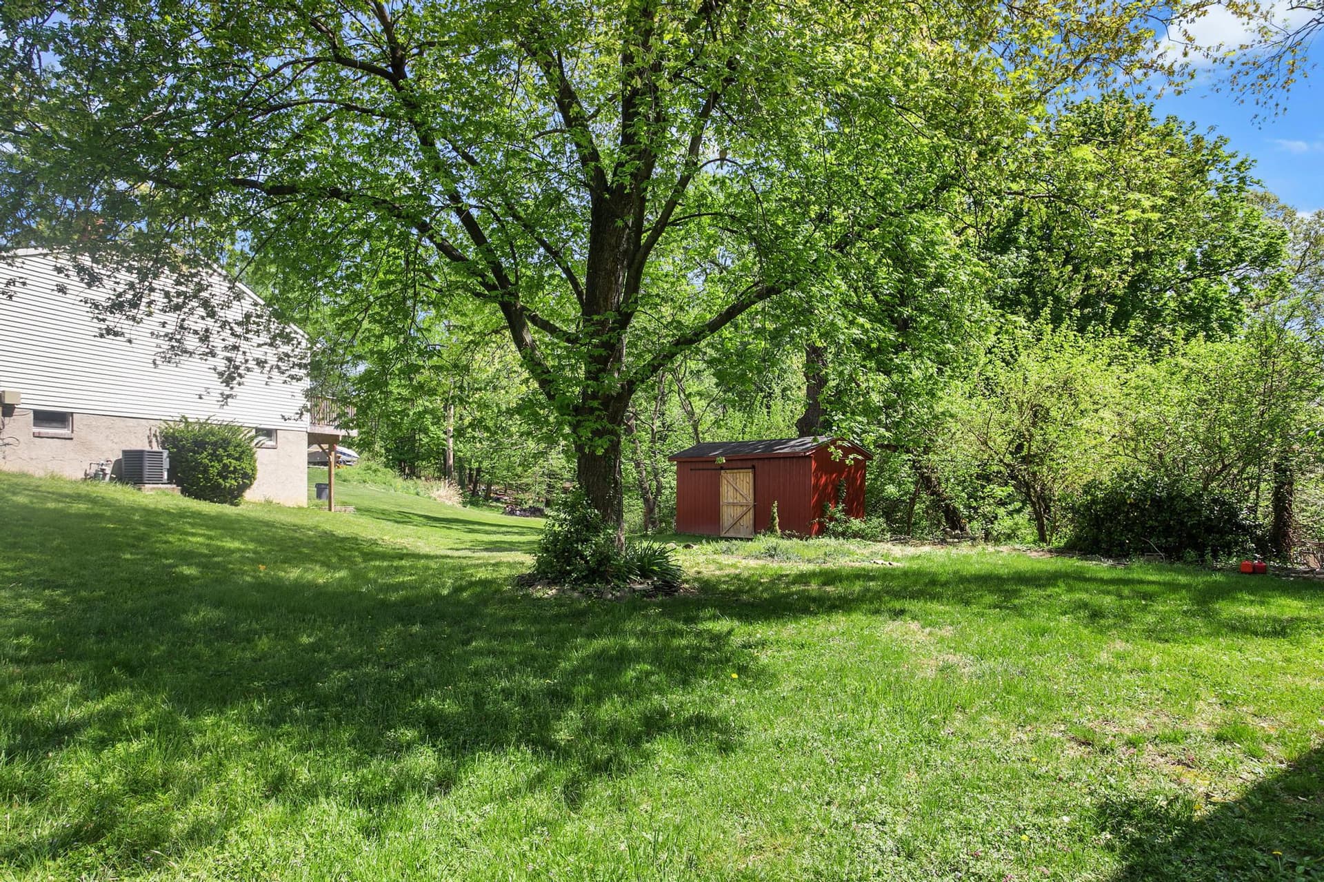 8633 Fowler Avenue photo 52