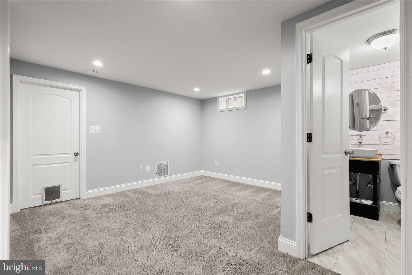 312 Leeanne Road photo 32