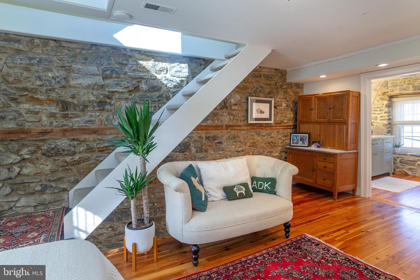 10108 Falls Road photo 15