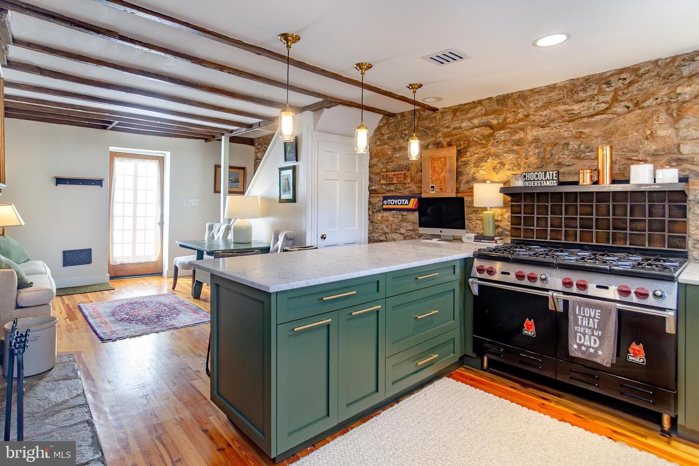 10108 Falls Road photo 2