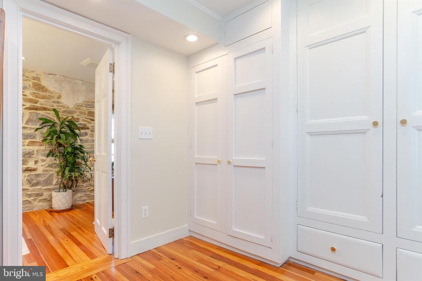 10108 Falls Road photo 24