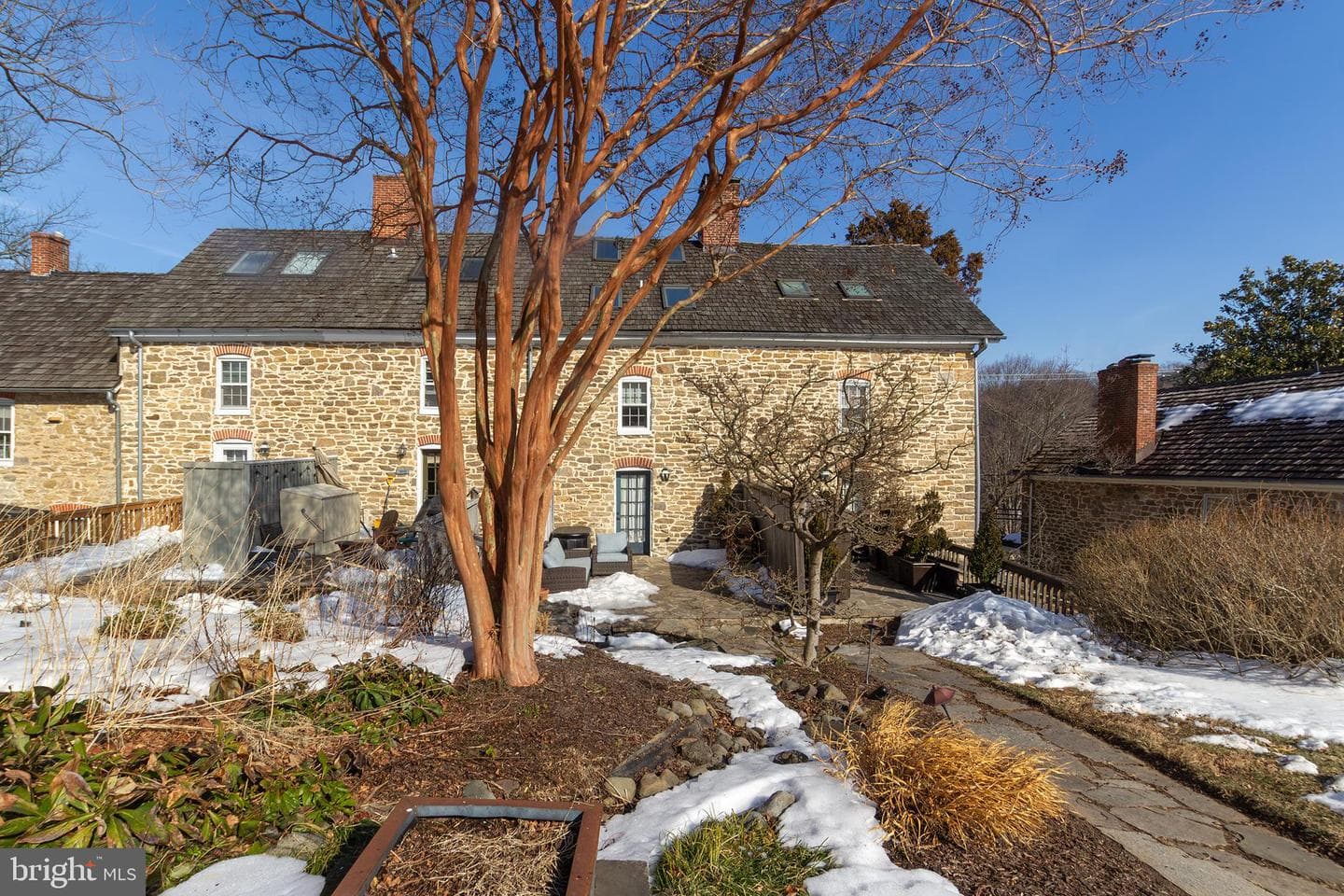 10108 Falls Road photo 49