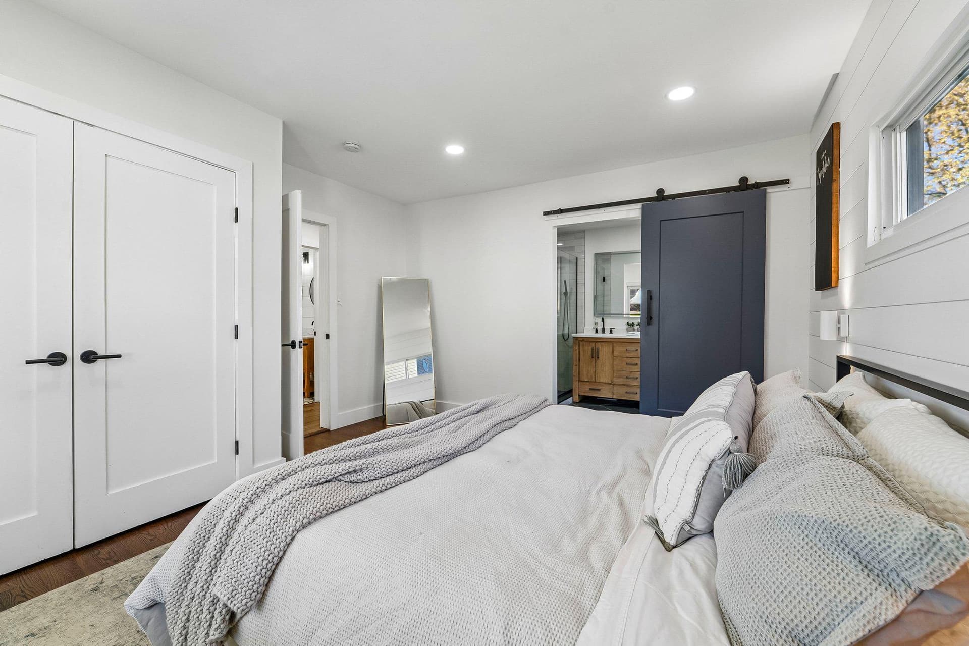923 Short Road photo 13